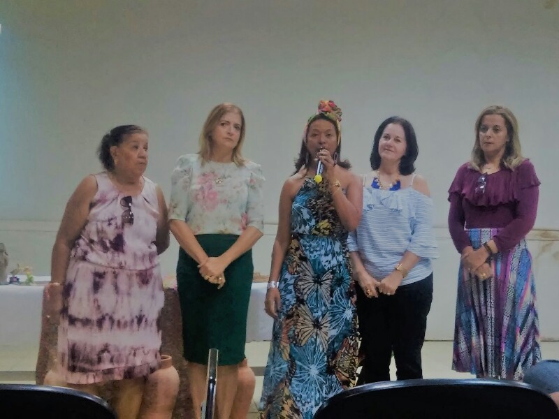Adélia Sampaio (à esq.), Marta Hagenbeck , Sandra Sena , Gardênia Hagenbeck  e Lícia Aguiar  